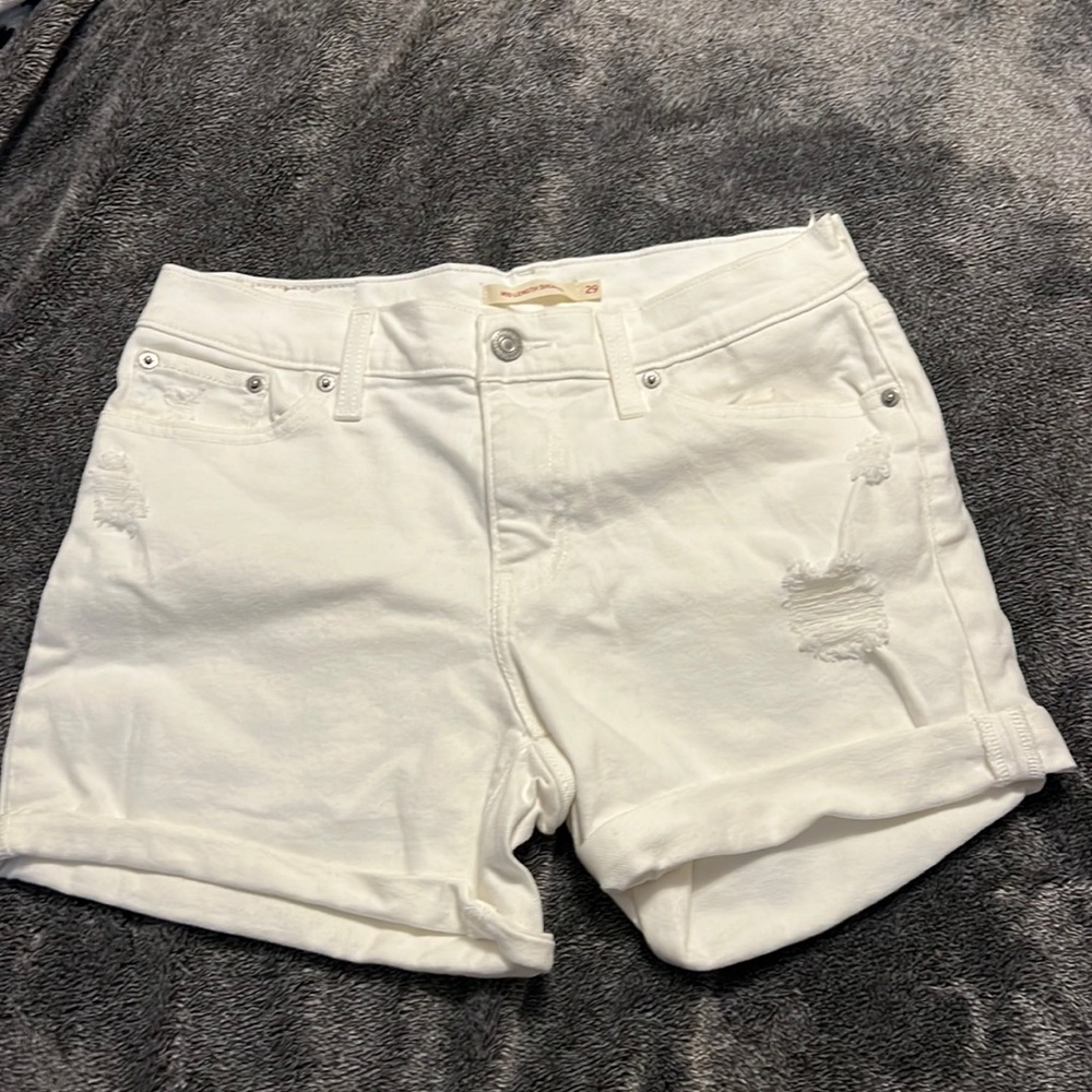 White denim jean shorts by Levi Strauss and Company size 29